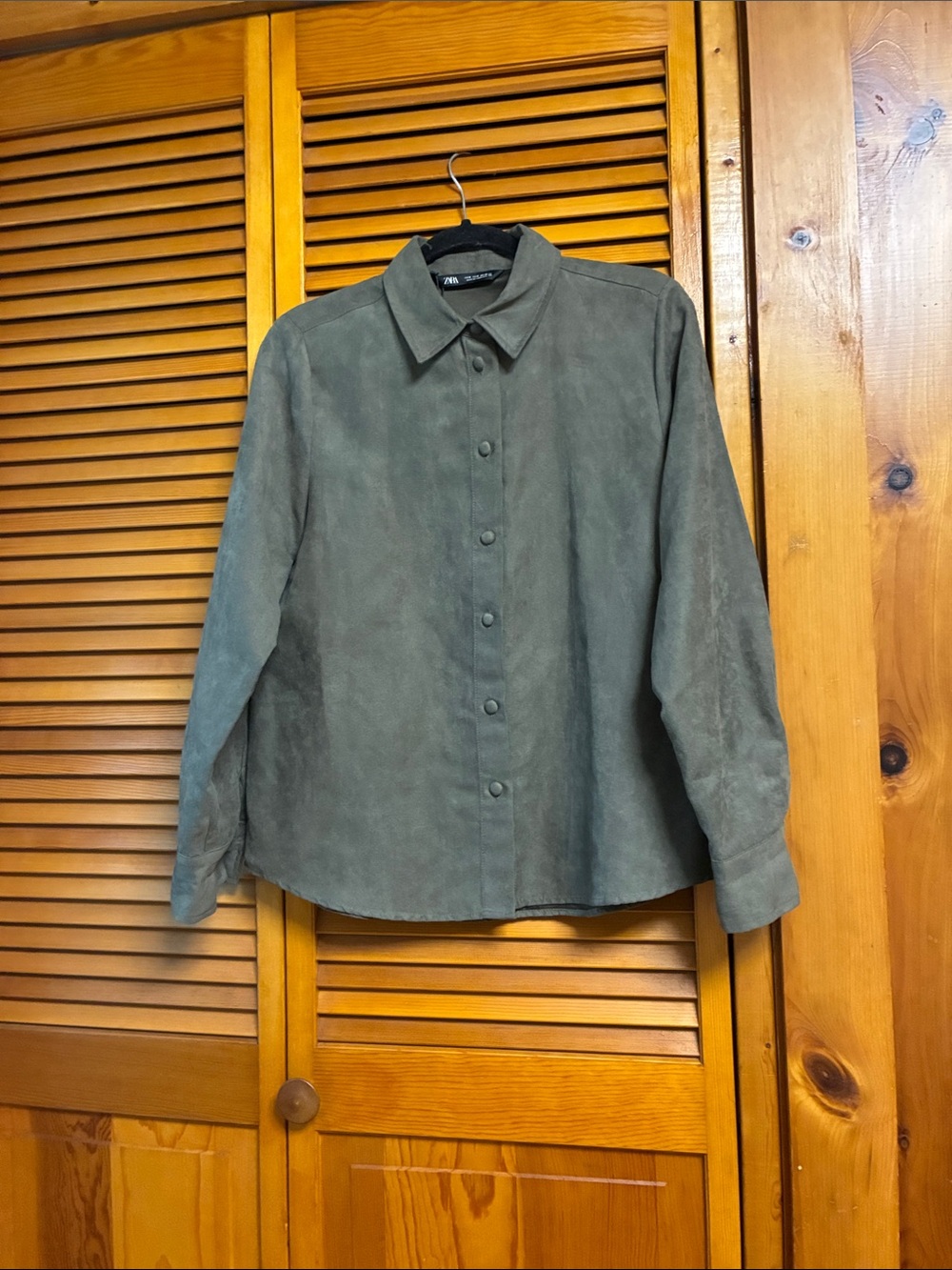 Zara olive faux Suede Button-Down Shirt Jacket length 27”pit to pit 21”